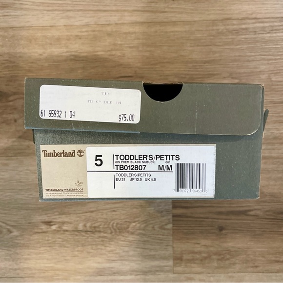 Timberland 6 inch All Black winter boots size 5 ⚫️⚫️ with 📦 - Picture 7 of 7